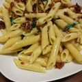 Richárd Dobos Cooksnap-ja, amikor elkészítette a(z) Spenótos-kéksajtos penne receptet.