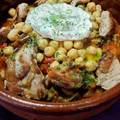 El cooksnap de Javi González Brazales cuando hizo Cazuela vegetariana de garbanzos con tomate y huevos poché.