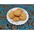 کوک اسنپ Merida Yazdani بعد از امتحان کردن شیرینی نارگیلی به سبک قنادی.