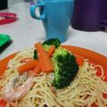 Cooksnap Yuhana Yunus semasa beliau membuat Spaghetti Aglio Olio Versi Sahur Sihat 🇮🇹.