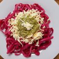 Cooksnap από Μαρία Δασκαλάκη στη συνταγή Μακαρόνια παντζαριού με τυρί και κοτόπουλο και πέστο βασιλικού