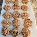 Sam Hassell's cooksnap of when they made Soft and Chewy Oatmeal Raisin Cookies *updated*.