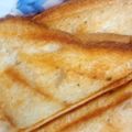 Khushi Malhotra का कुकस्नैप जब उन्होंने बिस्कुट सैंडविच (Biscuit sandwich recipe in Hindi) बनाया था।