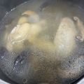 賴小孟 的 洋蔥蒜頭香菇雞湯 cooksnap