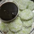 Cooksnap Wanish Baked semasa beliau membuat Kuih Lopes.