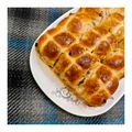 کوک اسنپ Mohaddeseh Allami بعد از امتحان کردن نان هات کراس Hot Cross Buns.