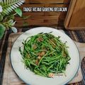 Cooksnap Hani Shaimi semasa beliau membuat Sayur Taugeh Hijau Tumis Simple.