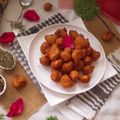Lovely Agrawal का कुकस्नैप जब उन्होंने गुड के गुलगुले (Gud ke gulgule recipe in Hindi) बनाया था।