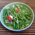 Cooksnap Aznie Khasri semasa beliau membuat Sayur Goreng Kacang Panjang & Telur.