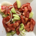 El cooksnap de astrid badia cuando hizo Ensalada de tomate y pepino.