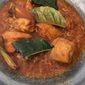 Cooksnap Dapur Yusfarisyia semasa beliau membuat Ayam masak asam pedas.