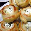 صورة من لولو 🐣، شاركها بعد تجربة وصفة وردات الجبنة 🧀