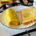 Jazalin's cooksnap of when they made Tamagoyaki 卵焼き(Japanese Sweet ＆ Savory Egg Roll).