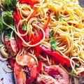 Cooksnap Nurul Kefftya semasa beliau membuat Seafood Spaghetti Aglio Olio.