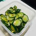燕芬 的 免開火快速上菜，清爽入口的涼拌小黃瓜 cooksnap