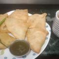 Rashmi Tandon का कुकस्नैप जब उन्होंने प्याज समोसा (Pyaz samosa recipe in Hindi) बनाया था।