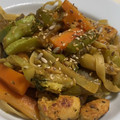 El cooksnap de macondiana03 cuando hizo Tallarines de arroz (noodles) con verduras al wok y sésamo.