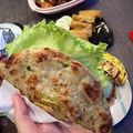 Cooksnap dari Mrs. Happhy untuk resep Scallion Sandwich (Home made Flaky Scallion Pancake skin)
