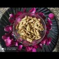 Deepti Johri का कुकस्नैप जब उन्होंने नमकपारे (Namakpare recipe in hindi) बनाया था।