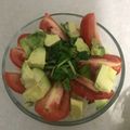 El cooksnap de guvida cuando hizo Ensalada de tomate, mozzarella, lechugas y albahaca.