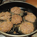 El cooksnap de Mateo cuando hizo Hamburguesas de carne caseras- papas rústicas y verdus al vapor.