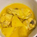 Cooksnap Lynn Hasman semasa beliau membuat Masak Lemak Cili Api Ayam.