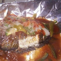 El cooksnap de Gabyy Navarro cuando hizo Pescado empapelado con ensalada de fresa espinaca y zanahoria (usando aguacate y limón como anti adherentes).
