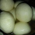 Asha Sharma का कुकस्नैप जब उन्होंने रसगुल्ला (Rasgulla recipe in Hindi) बनाया था।