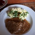 Fülöp Rozália Cooksnap-ja, amikor elkészítette a(z) Szaftos-hagymás marhasült serpenyőben receptet.