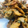 Naureen Khan Lodhi's cooksnap of when they made Aloo palak pakoray.