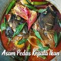 Cooksnap Mizzanem semasa beliau membuat Asam pedas Kepala Ikan.
