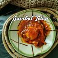 Cooksnap Nur Nadiah semasa beliau membuat Sambal Telur Goyang 🍳🌶.