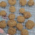Cooksnap dari Felicia Anjani untuk resep Famous Amos Macadamia Chocolate Chip Cookies