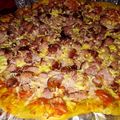 El cooksnap de Julianis Rebolledo cuando hizo Pizza de salchicha, salami y jamón con borde de queso.