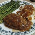 mariajscaggs's cooksnap of when they made Salisbury steak and onion gravy.