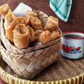 Cooksnap Nay's Kitchen semasa beliau membuat Popia Pisang Coklat.