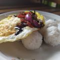 Cooksnap dari afni pinastika untuk resep Telur keju dengan nasi kepal dan sambal kecap
