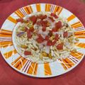 Durreshahwar Khan's cooksnap of when they made Dry kurmura bhel.