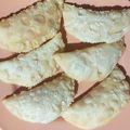 alpnavarshney0@gmail.com का कुकस्नैप जब उन्होंने सूजी मावा की गुजिया (Suji mawa ki gujiya recipe in hindi) बनाया था।
