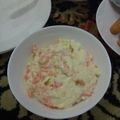 Cooksnap Rose Nani Nizah Nayan semasa beliau membuat Coleslaw Mudah.