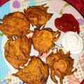 Anaya Garg का कुकस्नैप जब उन्होंने प्याज के पकौड़े (Pyaz ke pakode recipe in hindi) बनाया था।