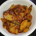 Bushra Mazhar's cooksnap of when they made Chat pati Aloo ki bhujiya with ublay anday n roti 😋.