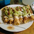 El cooksnap de Vaney Rio cuando hizo Tacos dorados a doble salsa.