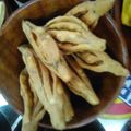 Meena Mathur का कुकस्नैप जब उन्होंने निमकी (Nimki recipe recipe in Hindi) बनाया था।