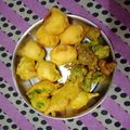 Rekha Vora's cooksnap of when they made મિક્સ ભજીયા અને બેસન ની ચટણી (Mix Bhajiya Recipe in Gujarati).