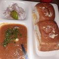 niha का कुकस्नैप जब उन्होंने मसालेदार स्वादिष्ट पाव भाजी (masaledar swadist pav bhaji recipe in Hindi) बनाया था।