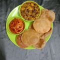 Nilu Mehta का कुकस्नैप जब उन्होंने चने की सब्जी,पूरी, हलवा, मीठी पकौड़ी (Chane ki sabzi, puri halwa meethi pakodi recipe in hindi) बनाया था।