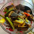 Cooksnap Norida Alias semasa beliau membuat Daging Goreng Kunyit.