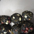 Mukta Shukla 's cooksnap of when they made Til Gud Ladoo.