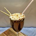 Madhu Walter का कुकस्नैप जब उन्होंने चॉकलेट मिल्क शेक (Chocolate Milk shake recipe in Hindi) बनाया था।